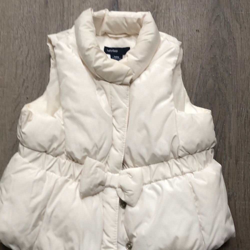Baby Gap Puffer vest size 6-12 months